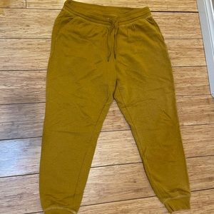 Old navy mustard color joggers Size Large